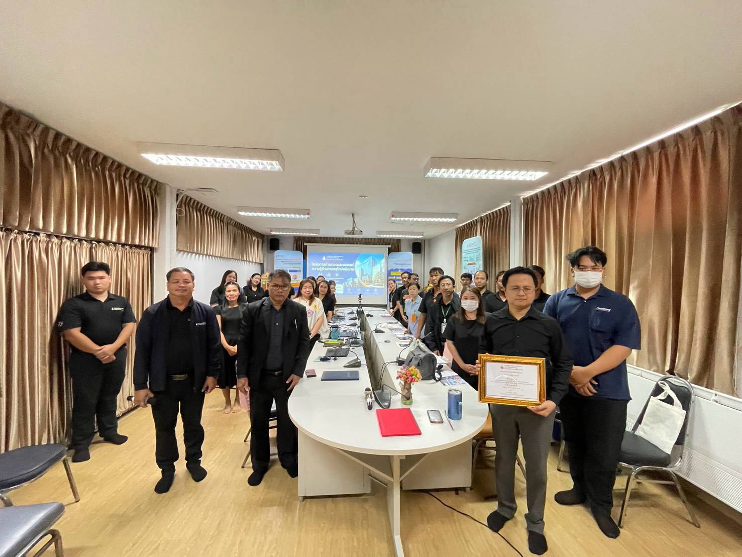 ศูนย์บริการวิชาการที่ 8 (จังหวัดพิษณุโลก) ได้ดำเนินการถ่ายทอดและเผยแพร่การอนุรักษ์พลังงานให้กับบุคลากรภาคโรงงานอุตสาหกรรม อาคารภาคธุรกิจ และอาคารภาครัฐ ประจำปีงบประมาณ พ.ศ. 2569 ณ โรงพยาบาลบางกระทุ่ม